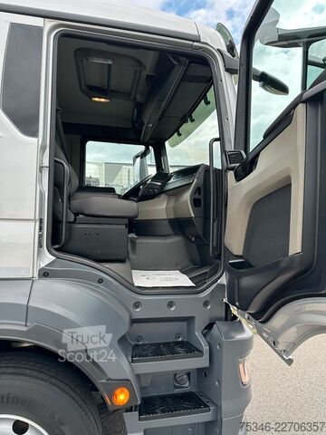Ladbil med lad MAN TGS 26.360 LL/Pritsche 7,10 m/Lenkachse/ 108 tkm