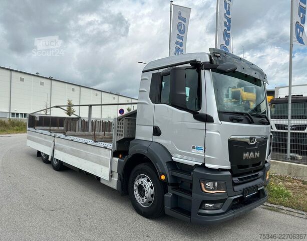Samochód ciężarowy z plandeką typu platforma MAN TGS 26.360 LL/Pritsche 7,10 m/Lenkachse/ 108 tkm