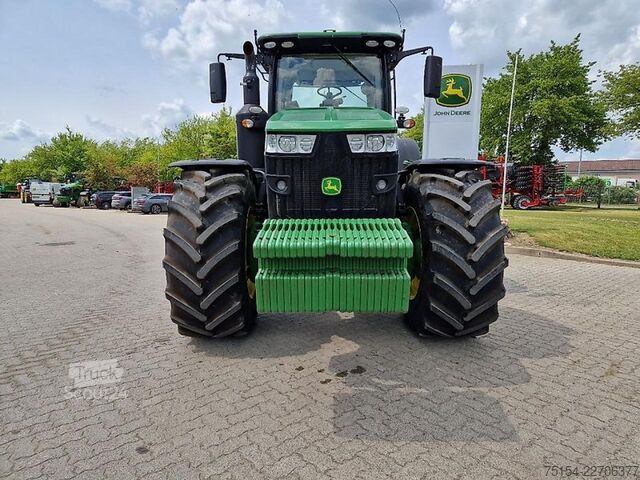 Трактор John Deere 8370R e23