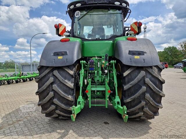 Трактор John Deere 8370R e23