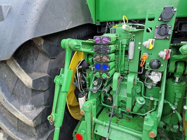 Трактор John Deere 8370R e23