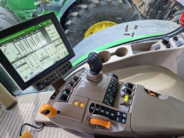 Трактор John Deere 8370R e23