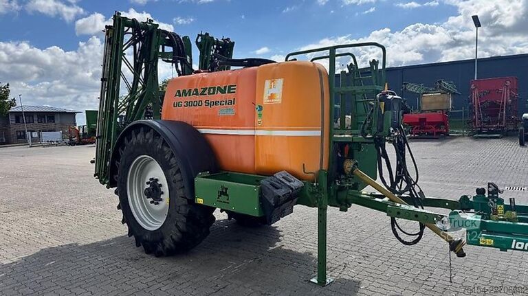 Opryskiwacz do pestycydów Amazone UG3000 Spezial  5400ha