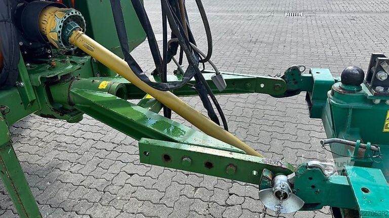 Opryskiwacz do pestycydów Amazone UG3000 Spezial  5400ha
