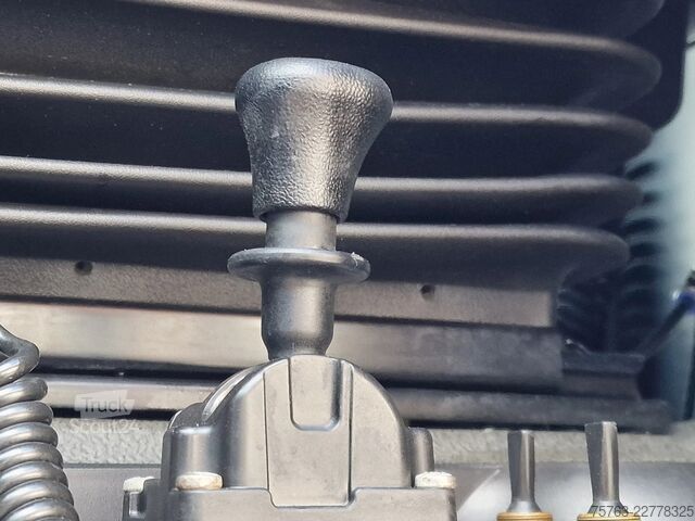 Standart-SZM MAN TGX 26.500 6x2/4 - PTO/Hydraulic - Navi - Steer...