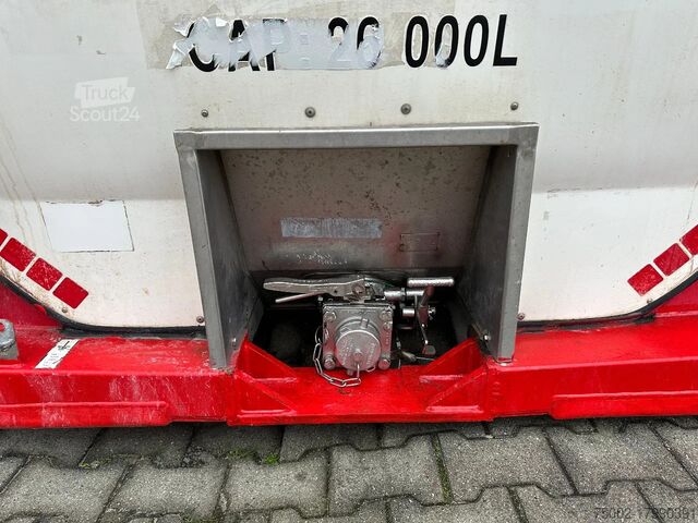 Contenedor cisterna Singamas 20FT ISO, 26.000L/1-COMP/3 BAFFELS/3 manholes, ...