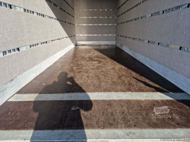 Vrachtwagen met bakwagen MERCEDES-BENZ 1835 LL BDF Skyline/LDW/7,20-7,45 Brücken 26 TKM