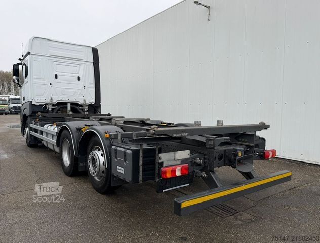 Шаси на камион MERCEDES-BENZ 2540 L Actros 6x2  5-Sitzer Fahrschule