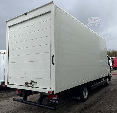 Box van MAN TGL 8.150 4x2 BL 3-Sitzer Klima Möbelkoffer