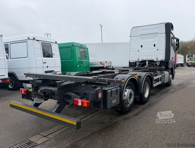 Шаси на камион MERCEDES-BENZ 2540 L Actros 6x2  5-Sitzer Fahrschule