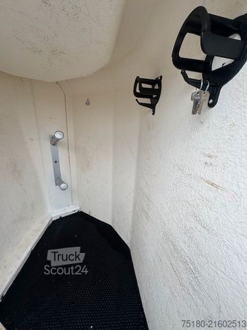 Prikolica za prevoz konja SLUIS Stinger Pferdeanhänger Aluboden SK