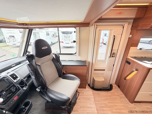 Integraal camper LMC Explorer Comfort I 655 G Rundsitzgruppe