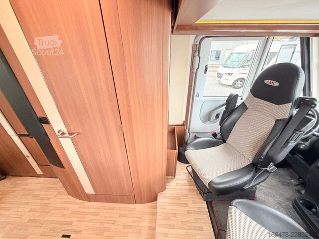 Integraal camper LMC Explorer Comfort I 655 G Rundsitzgruppe