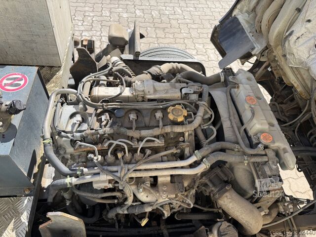 Lastbilsmonterad arbetsplattform NISSAN Cabstar 32.12 Topy 11 Arbeitsbühne /11 Meter