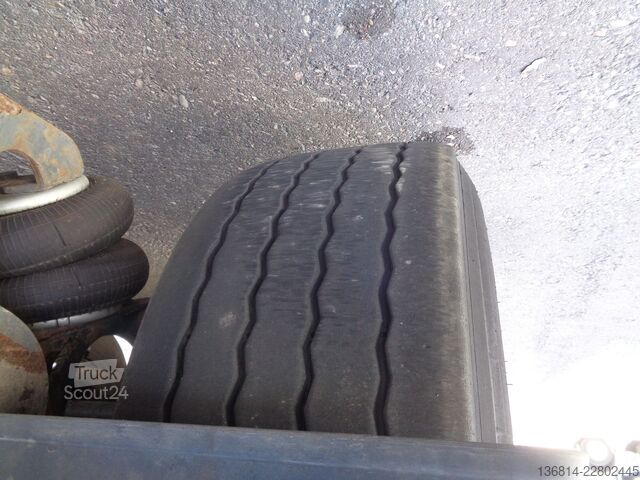 Návěs s pohyblivou podlahou REISCH RSBS-35 92 cbm Liftachse 10 mm SAF