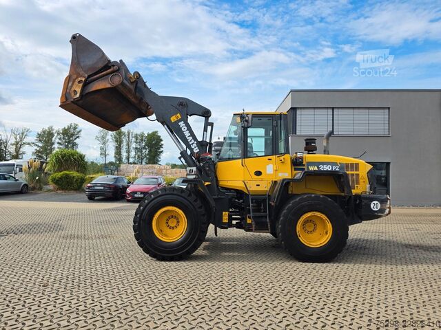 Chargeuse sur pneus KOMATSU WA250PZ-6 / Hochkippschaufel !!! TOP