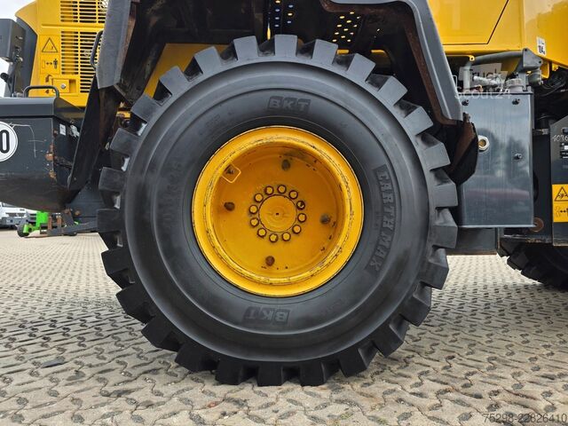 Chargeuse sur pneus KOMATSU WA250PZ-6 / Hochkippschaufel !!! TOP