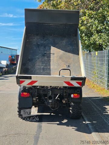 Kippi pakettiauto MERCEDES-BENZ Unimog UX100 UN409/60-A85 4x4 Winterdienst