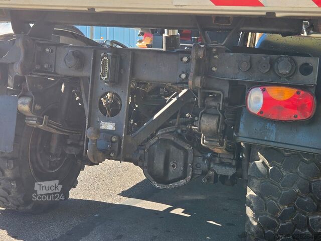Kippi pakettiauto MERCEDES-BENZ Unimog UX100 UN409/60-A85 4x4 Winterdienst