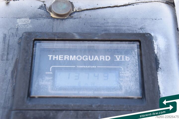 Рефрижераторный прицеп KÖGEL Thermoanhänger ThermoKing SL-100 Fleischgehänge