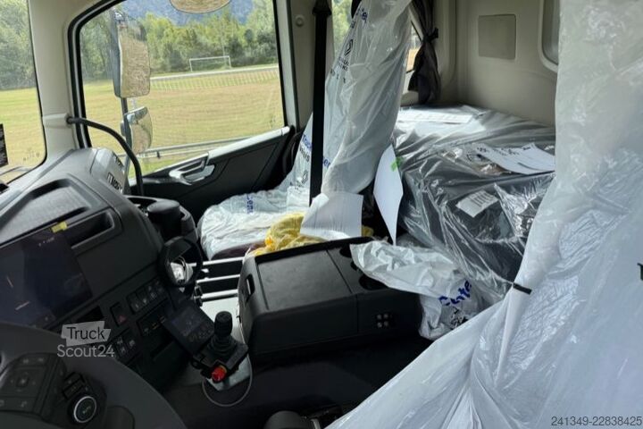 Autocamion cu cârlig pentru containere VOLVO FMX-540 8x4 Joab 25T