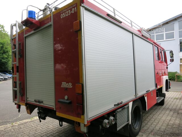 Camion avec caisse MAN M07 12.222