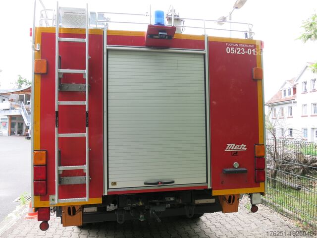 Camion avec caisse MAN M07 12.222