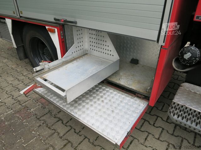 Camion avec caisse MAN M07 12.222