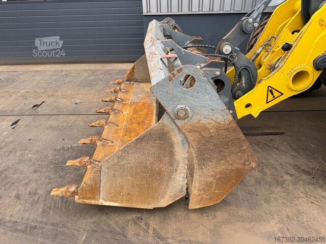 Radlader Kramer 8155 / Forks / bucket