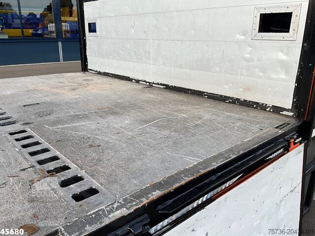 Vrachtwagen met kraan Volvo FM 420 Euro 6 8x2 Hiab 40 Tonmeter laadkraan Ju...