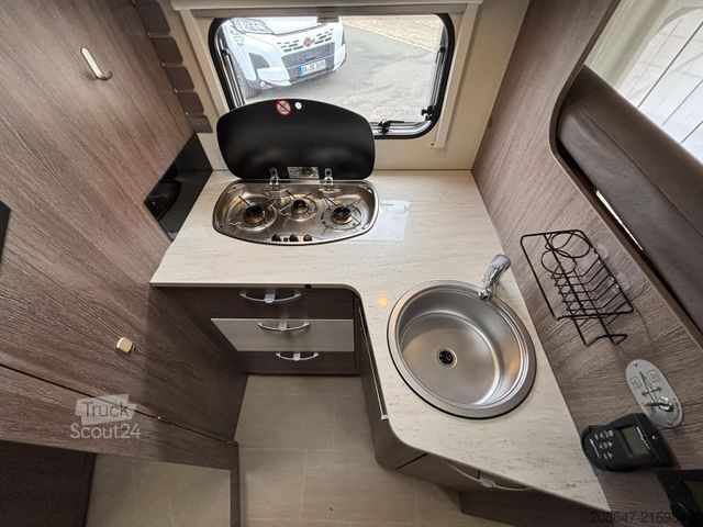 Półzintegrowany kamper BÜRSTNER Ixeo Time IT 590 *Heckbad*Hubbett*