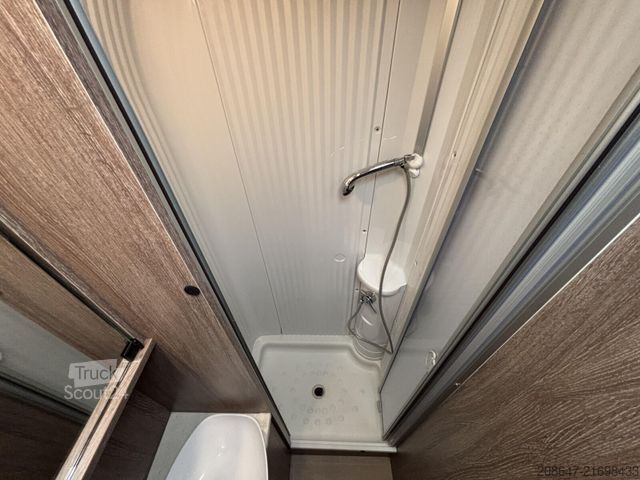 Półzintegrowany kamper BÜRSTNER Ixeo Time IT 590 *Heckbad*Hubbett*