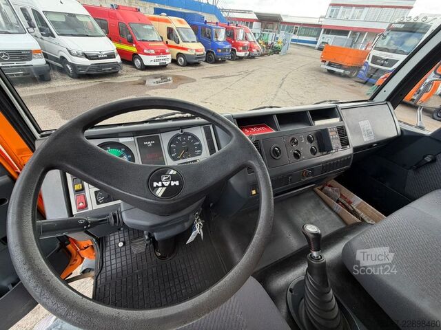 Pick-up panelvan MAN L2000 8.153 Heckkran 7,13m Sperre 2xAHK grüne Pl