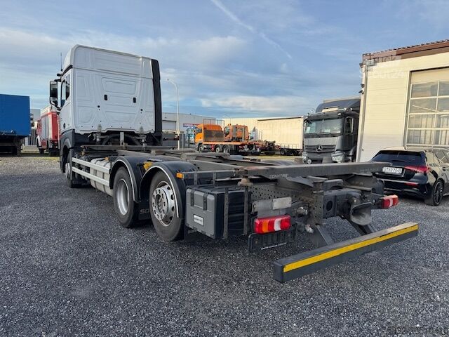 Truck swap chassis Mercedes-Benz Actros 2540 6x2 Fahrschule BIG 105Tkm