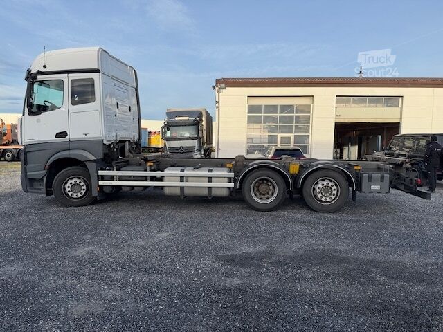 Truck swap chassis Mercedes-Benz Actros 2540 6x2 Fahrschule BIG 105Tkm