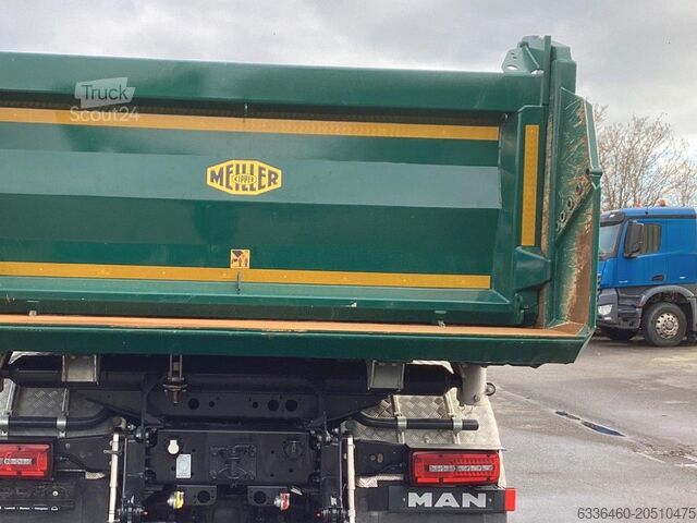 Three-way tipper truck MAN TGS 35.520 8x4 BB Bordmatik Retarder