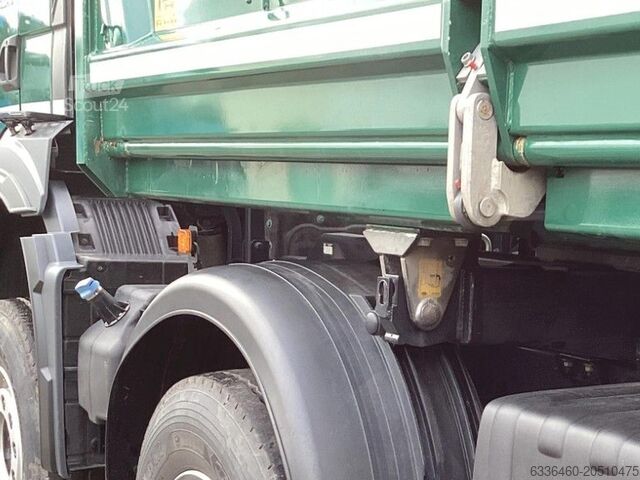 Three-way tipper truck MAN TGS 35.520 8x4 BB Bordmatik Retarder