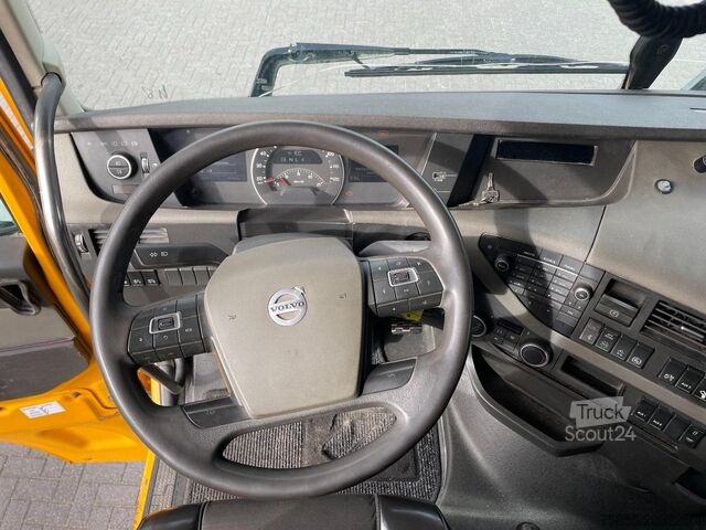 Standard-SZM Volvo FH 500 6x4 / BIG Axles / PTO-Hydraulics / APK-T...