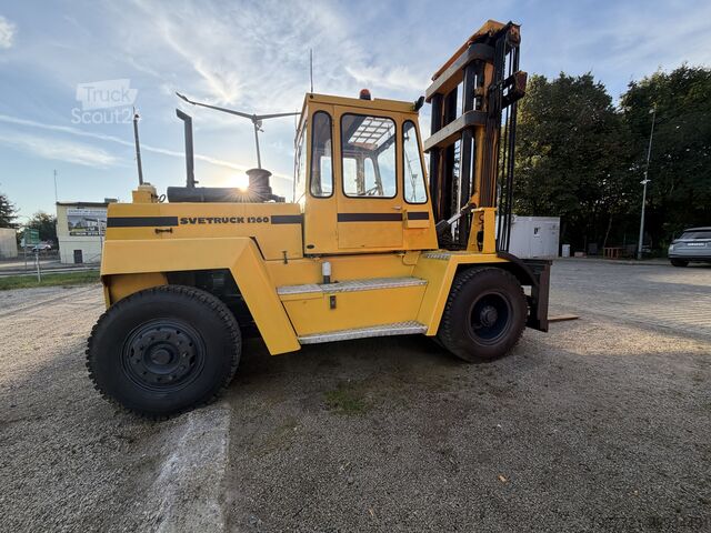 контейнерний штабелер Svetruck 1260-30