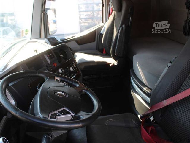 Zapreminski vučni traktor RENAULT T 520, EURO 6, LOWDECK, PNEU 80%