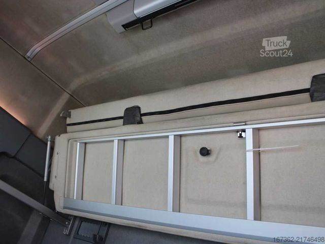 Zapreminski vučni traktor RENAULT T 520, EURO 6, LOWDECK, PNEU 80%
