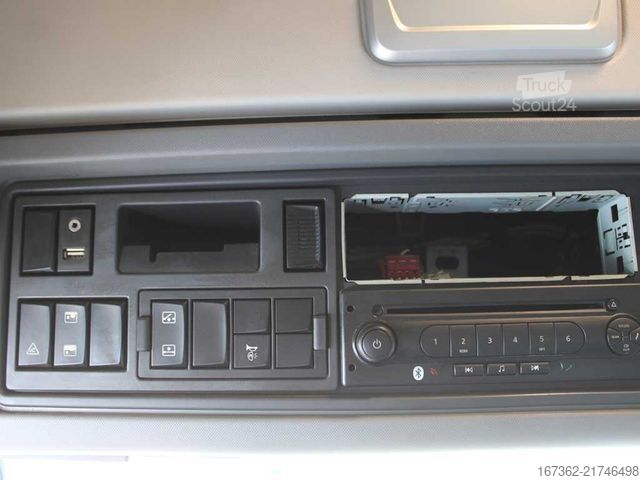 Zapreminski vučni traktor RENAULT T 520, EURO 6, LOWDECK, PNEU 80%