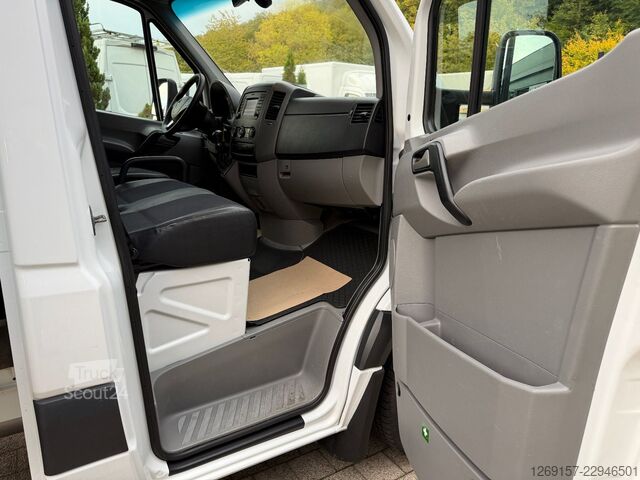 Skříňová dodávka MERCEDES-BENZ Sprinter 316 CDI Koffer Ladebordwand 3,5t Autom.