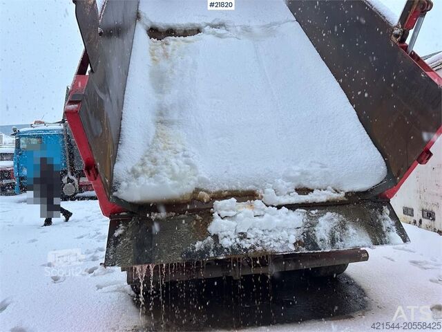 Avfallsbil Volvo FH540 8x4 tipper w/ new dual clutch.