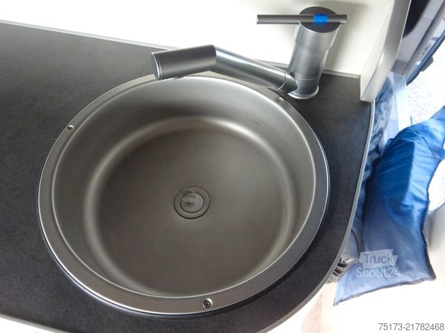 Τροχόσπιτο αυτοκινούμενο FORD Nugget 170PS Autm. Markise AHK ACC ParkAssist