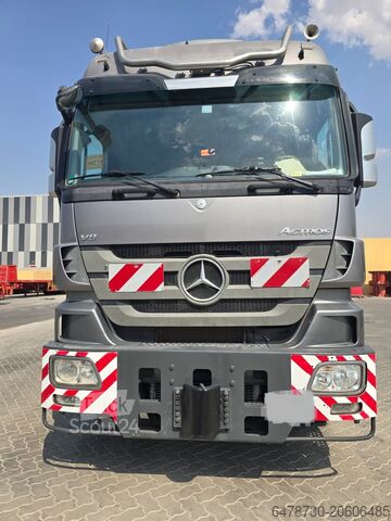 شاحنة شديدة التحمل Mercedes Actros 8 x 4