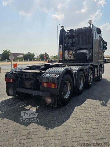 شاحنة شديدة التحمل Mercedes Actros 8 x 4