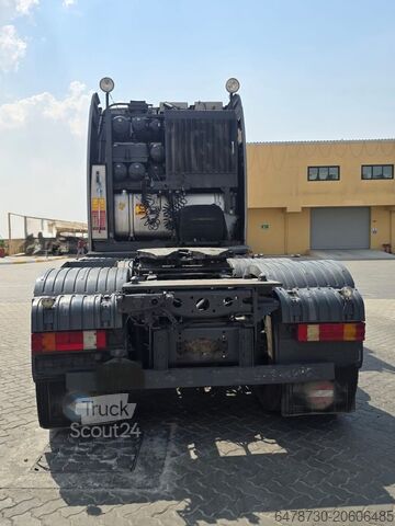 شاحنة شديدة التحمل Mercedes Actros 8 x 4