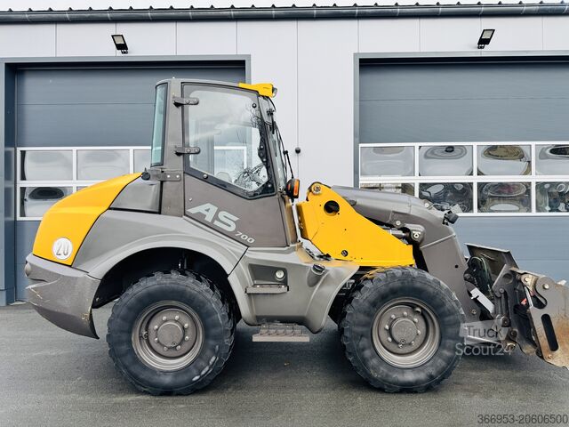 Radlader MECALAC AS 700 SCHWENKLADER - 1. HAND