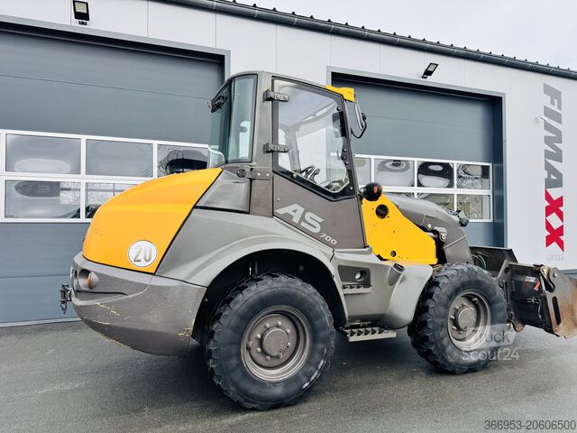 Radlader MECALAC AS 700 SCHWENKLADER - 1. HAND